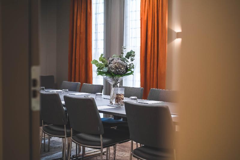 Elite Plaza Oernskoeldsvik Hotel Екстериор снимка