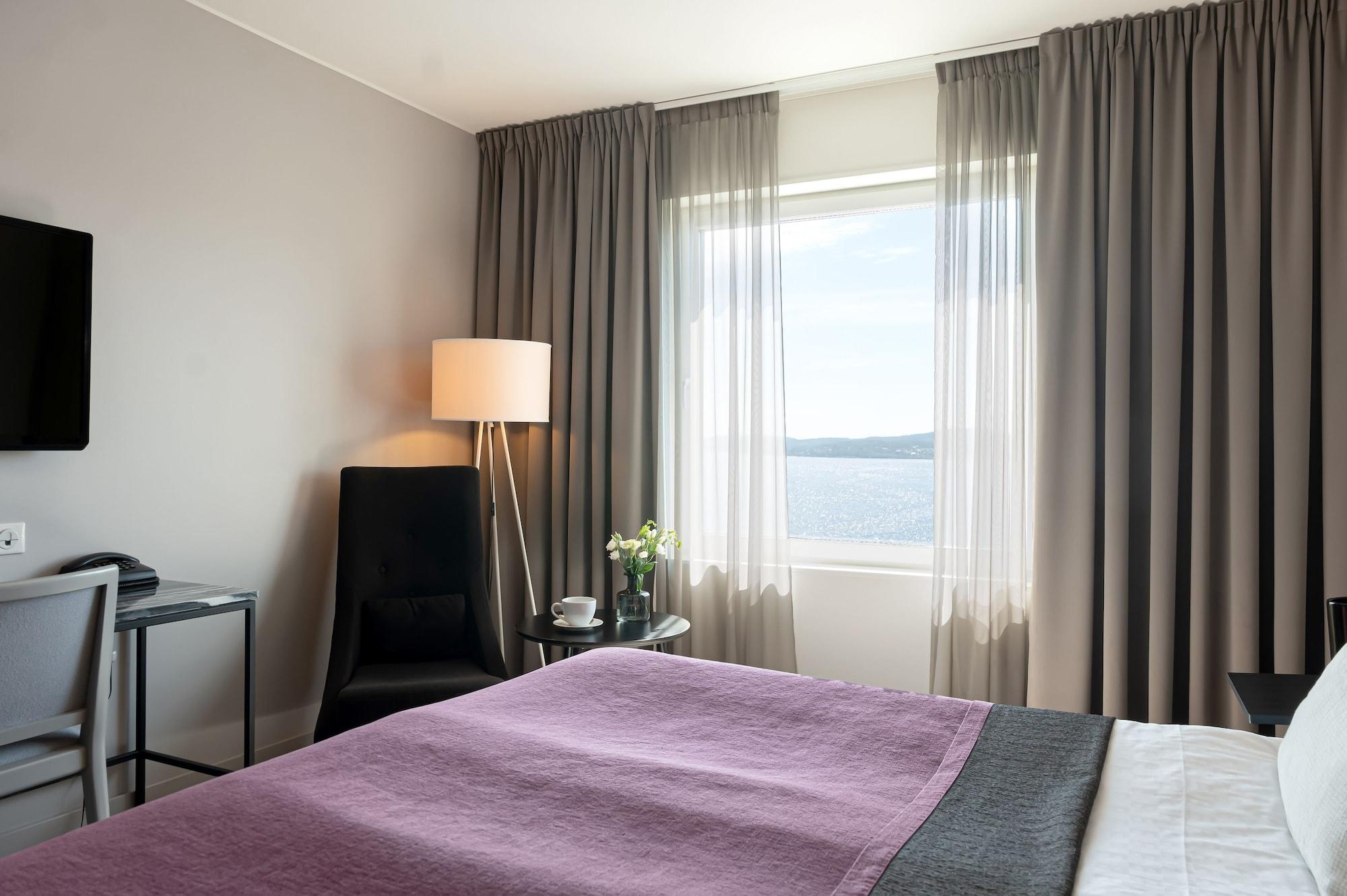 Elite Plaza Oernskoeldsvik Hotel Екстериор снимка