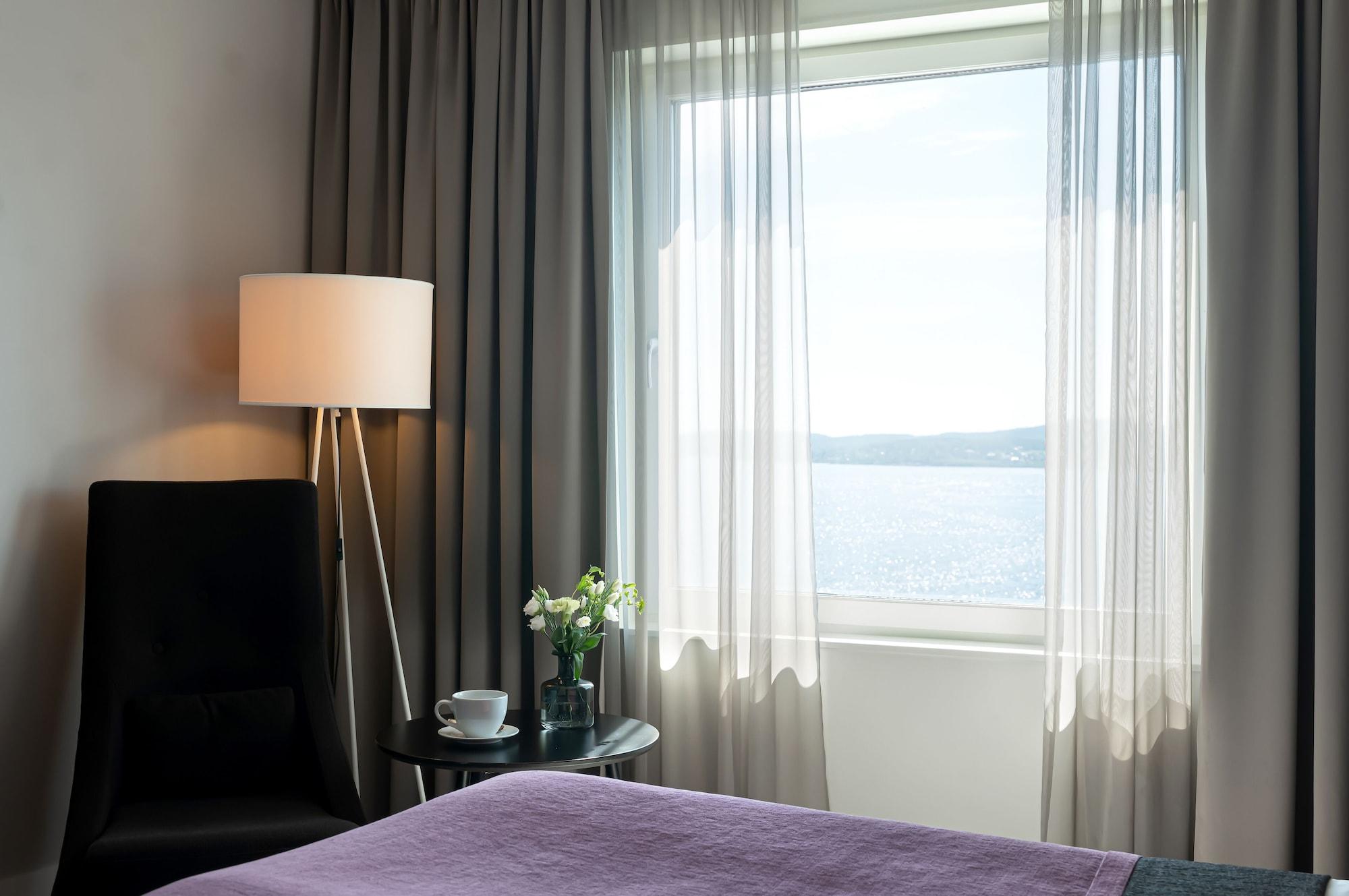 Elite Plaza Oernskoeldsvik Hotel Екстериор снимка
